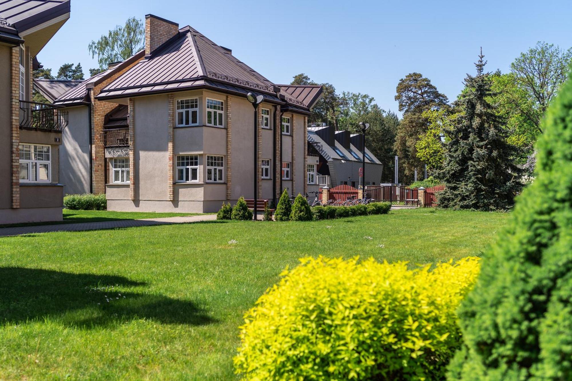 Apartamenti Kurshi Jūrkalne Exterior foto